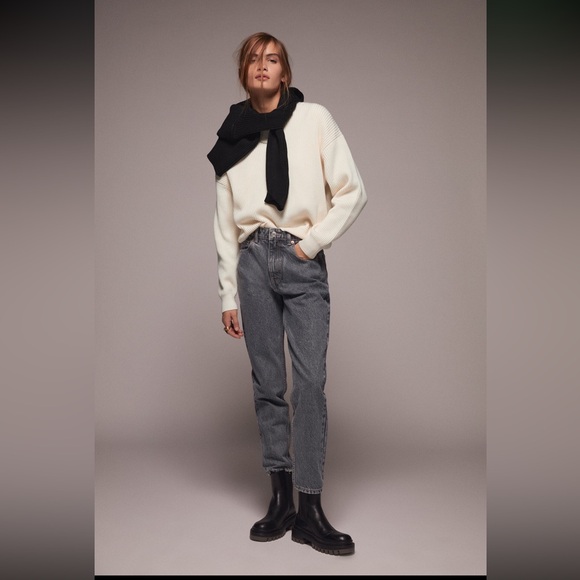 ZARA Mom fit jeans - Picture 1 of 5
